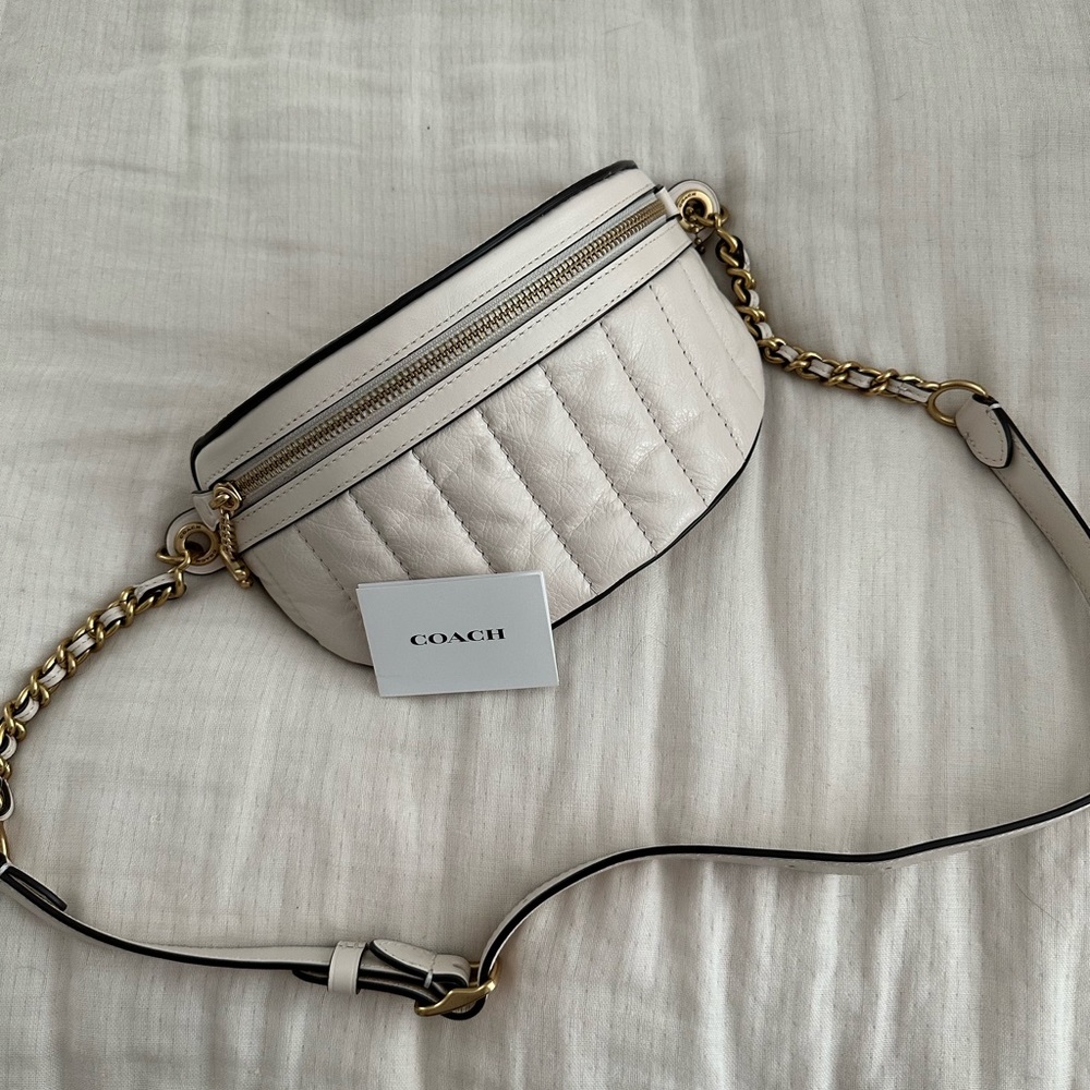 Chain Belt Bag With Quilting